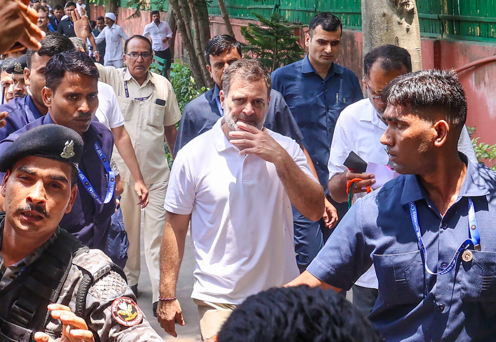 PM Modi extends birthday wishes to Rahul Gandhi