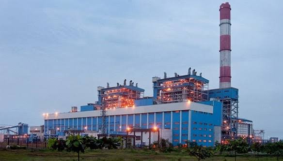 The advanced supercritical Patratu Vidyut Utpadan Nigam Limited (PVUNL) thermal power plant in Jharkhand, featuring modern air-cooled condensers.
