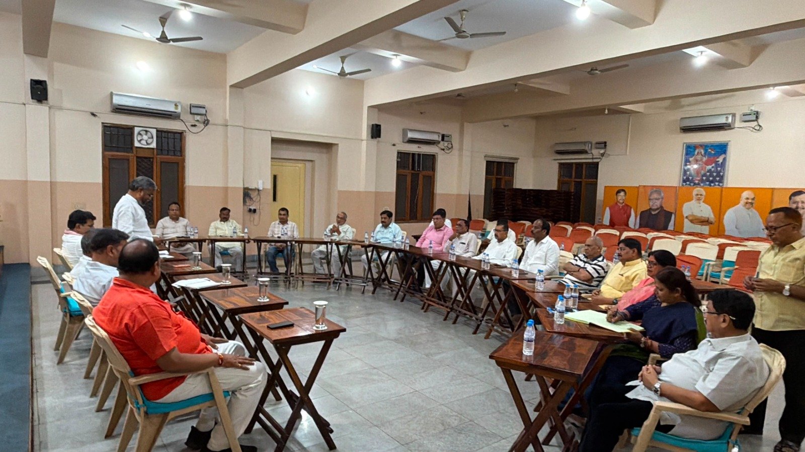 Jharkhand RS race heats up NDA resorts to hotel stay, INDIA bloc holds mock polls