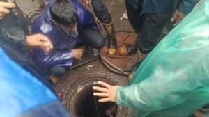 Elderly pedestrian dies after falling into manhole left open for maintenance work