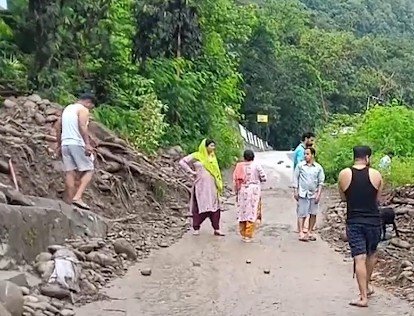 Himachal Pradesh Tragedy: 5 of Family, Including Minor, Killed as Car Plunges into Chamba Gorge Amid Heavy Rain