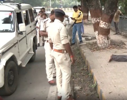 Patna Police and Forensic Science Laboratory (FSL) team securing a crime scene in a high-security government zone.