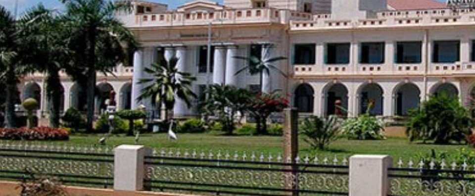 Main administrative building of a prominent state university in Tamil Nadu facing leadership vacancies.