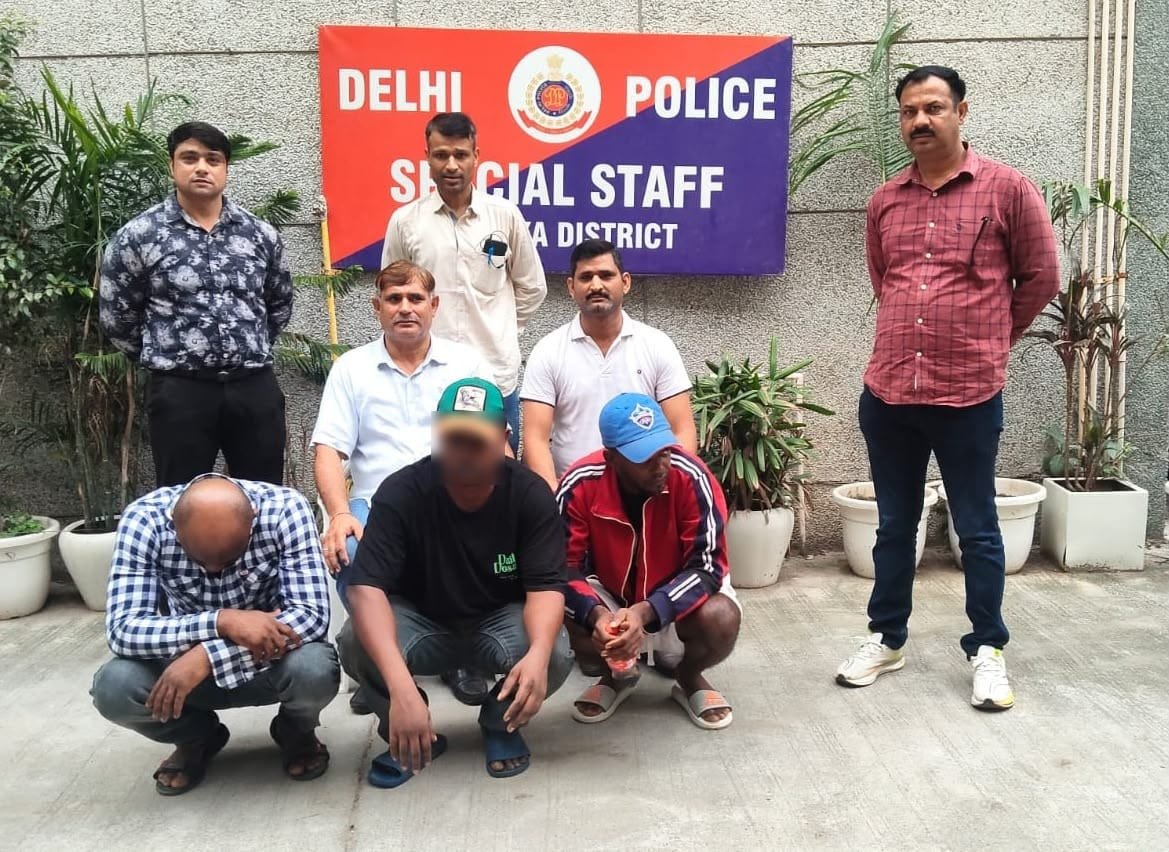 Delhi Police personnel from Dwarka District Special Staff who apprehended three overstaying foreign nationals under Operation VISTA 1.0.