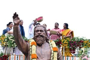 Shibu Soren’s 14-ft statue unveiled by CM