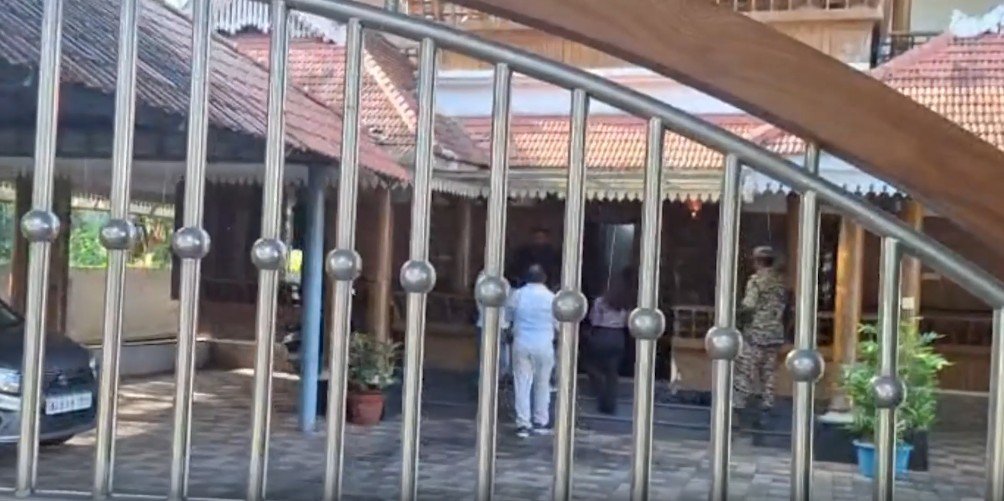 enforcement directorate raids cooperative banks in kerala