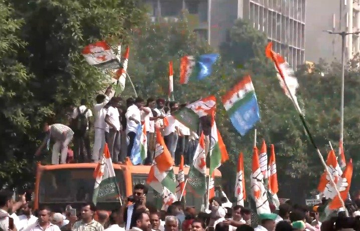 Opposition INDIA bloc leaders march towards the Supreme Court alleging vote theft and fraudulent electoral rolls, seeking CEC Gyanesh Kumar's resignation.
