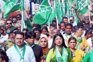 JMM protests against SIR, demands removal of CEC