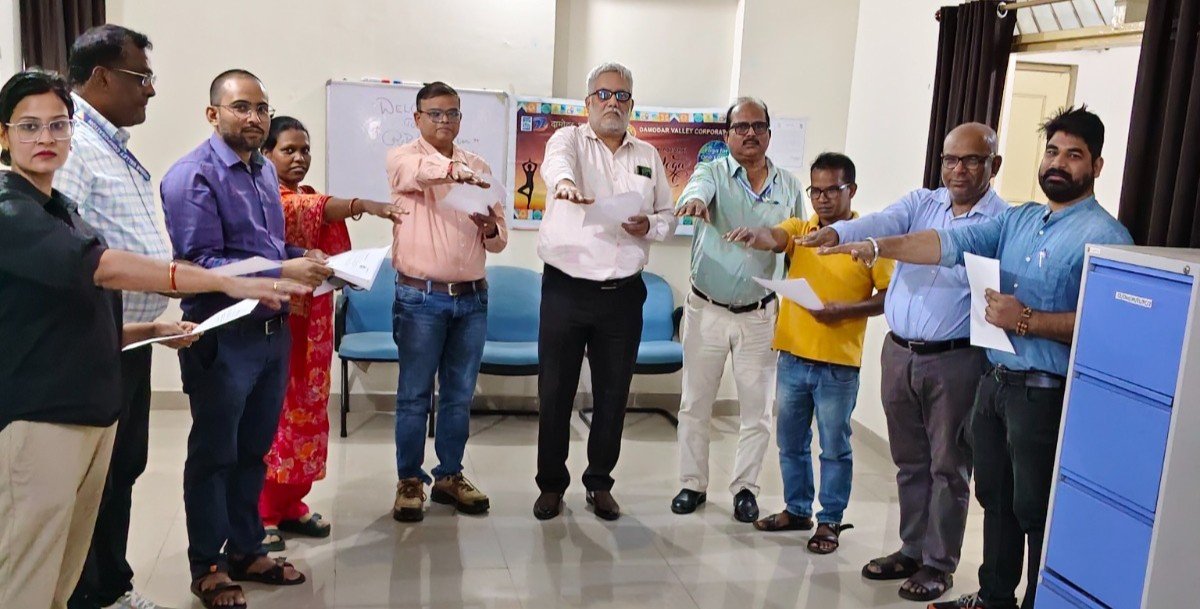 DVC's Resident Director's Office in Ranchi marked Vigilance Awareness Week with an integrity pledge led by Pawan Kumar Mishra
